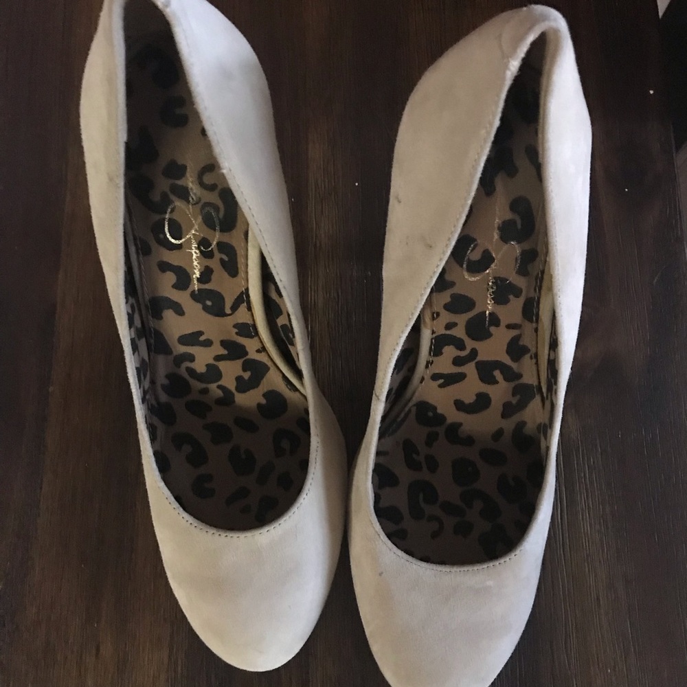 Jessica Simpson nude suede heels, size 8M